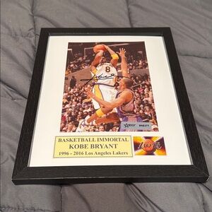 Kobe Bryant Los Angeles Lakers signed photo